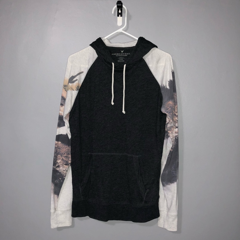 American Eagle Classic Fit Long Sleeve Hoodie Tee